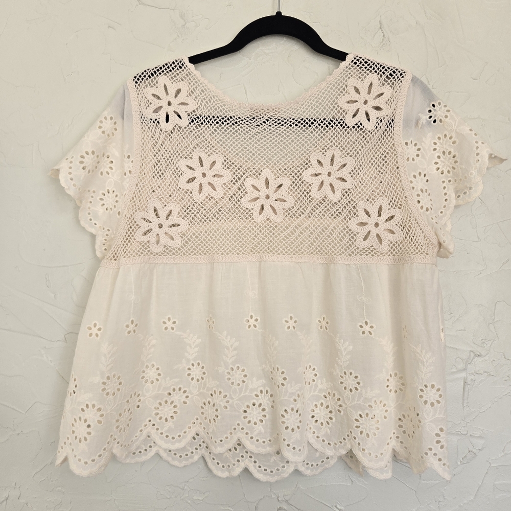 Artelier Nicole Miller Boho Eyelet Lattice Scalloped Cream Top, M - Picture 6 of 11